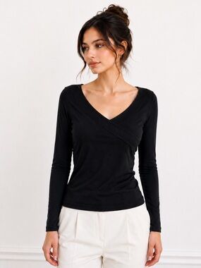 NWOT City Unltd Black V-Neck Long-Sleeve Top Size XS